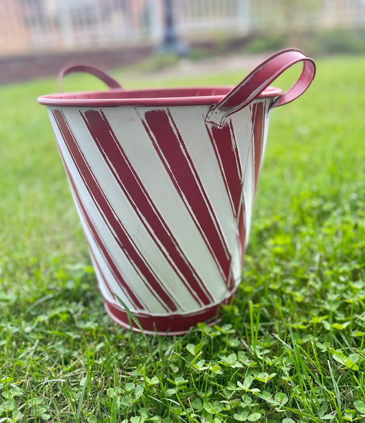 Red stripe Bucket