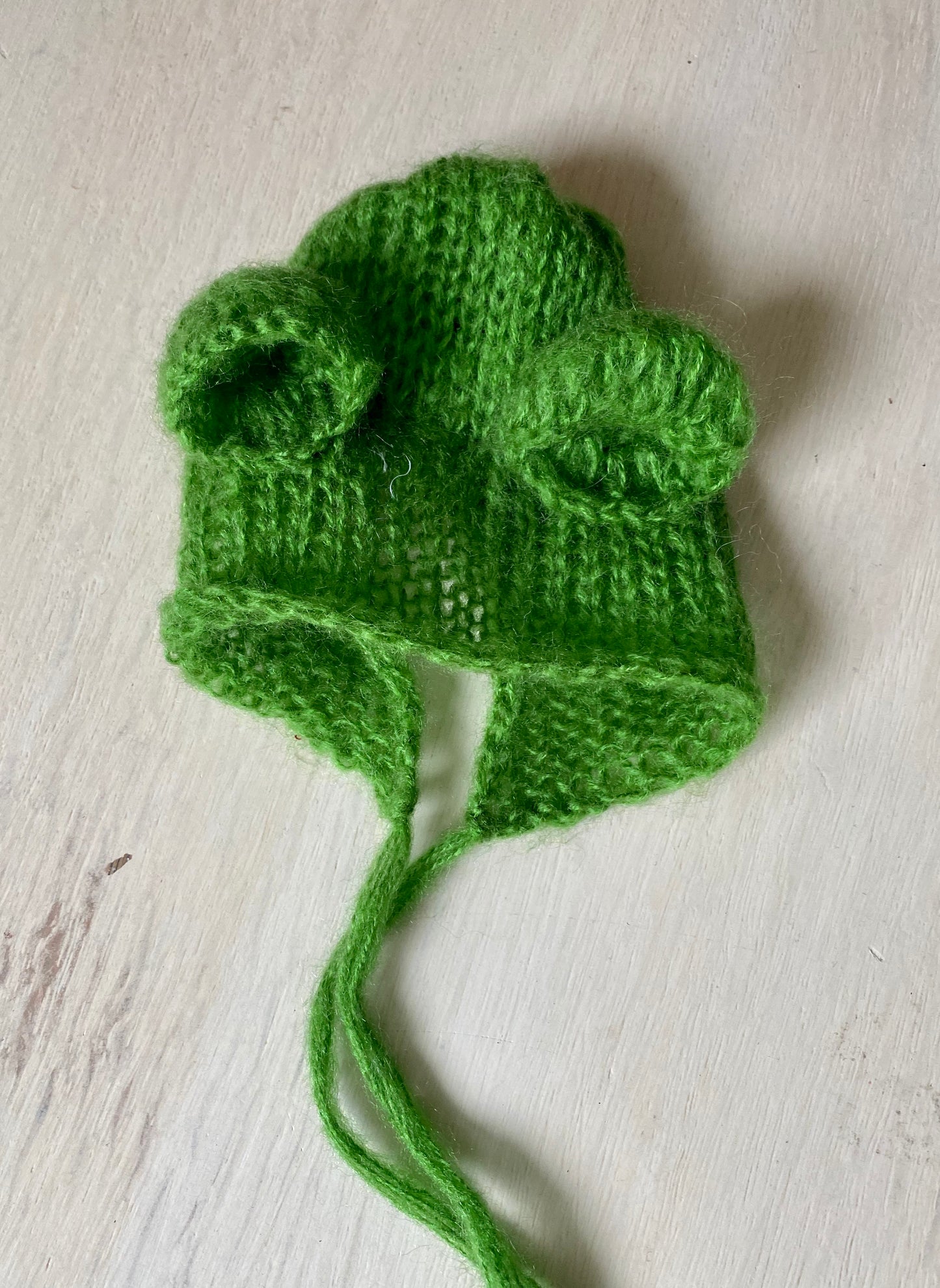 Tiny Cubby Bonnet