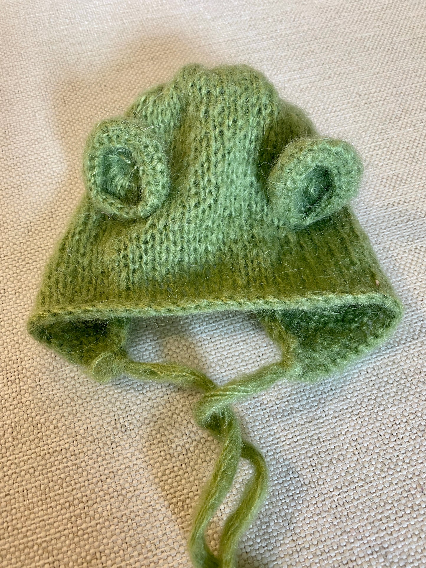 Tiny Cubby Bonnet