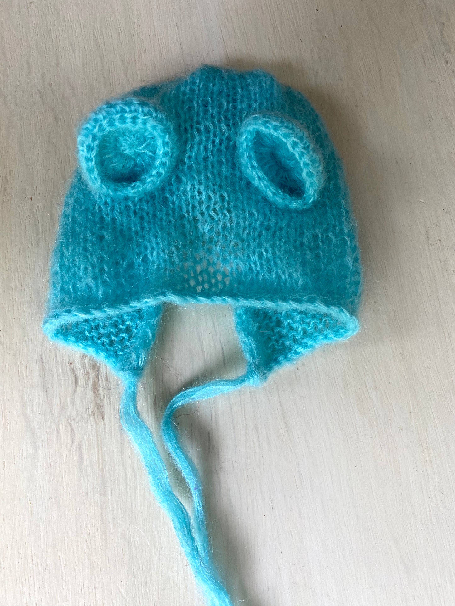 Tiny Cubby Bonnet