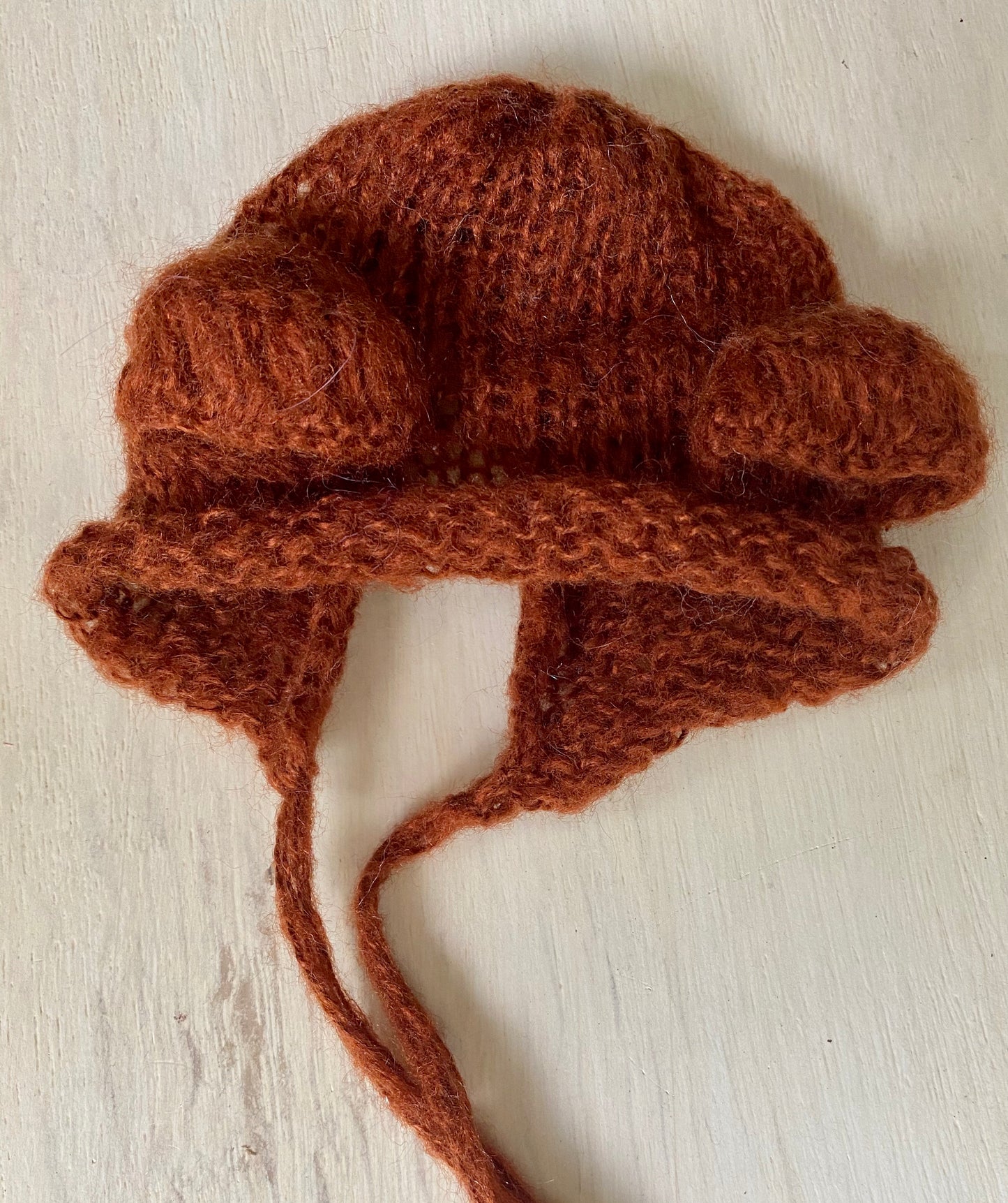 Tiny Cubby Bonnet