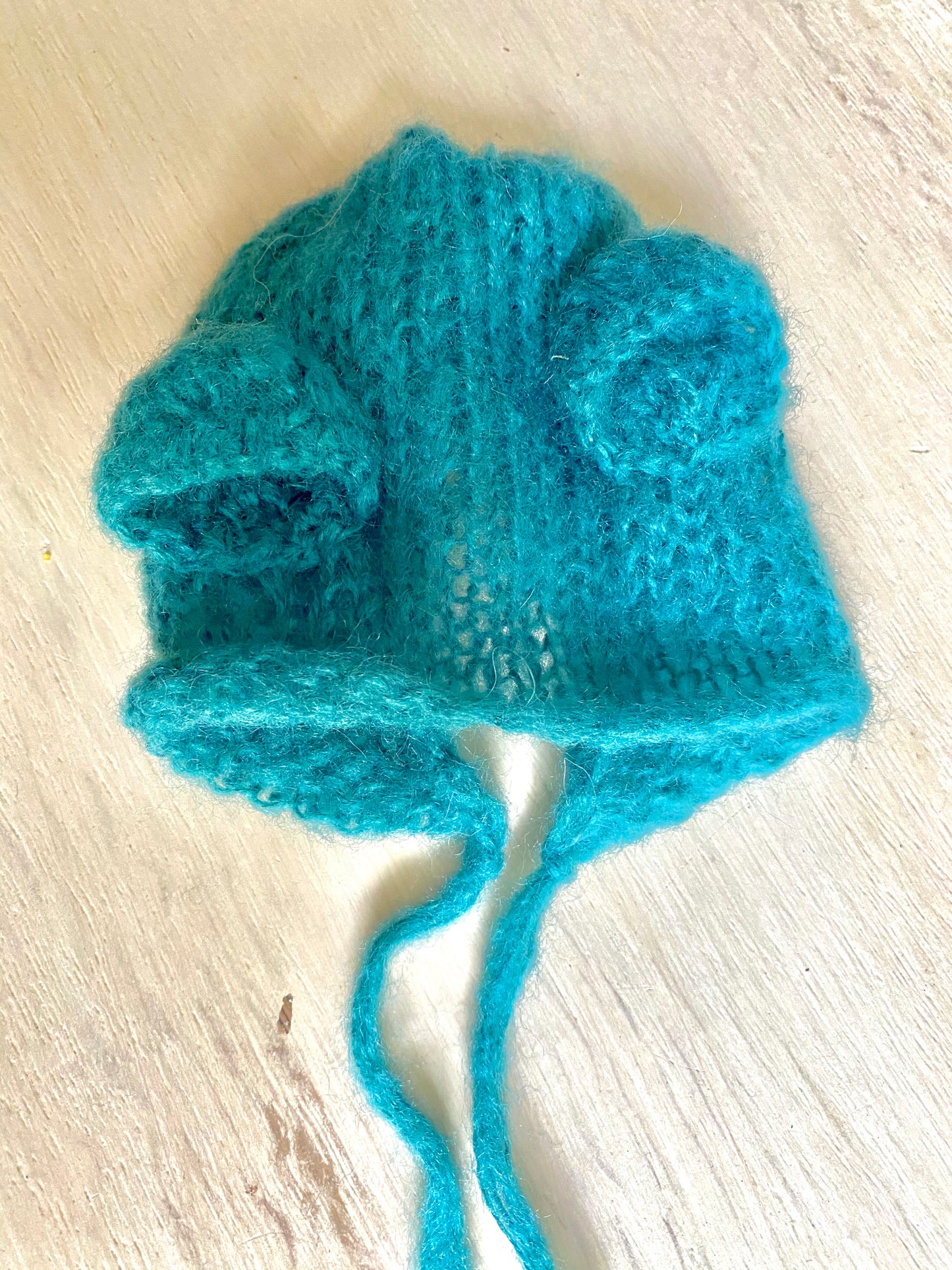 Tiny Cubby Bonnet