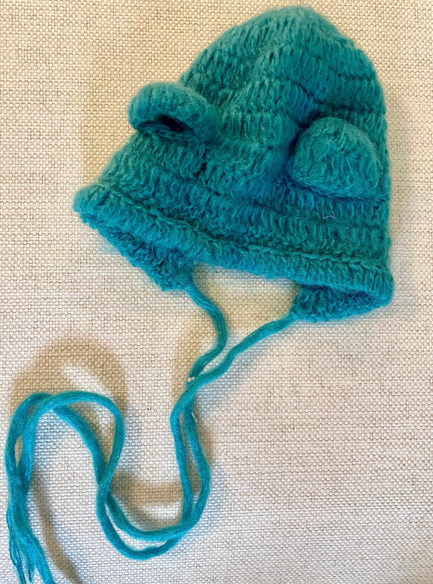 Tiny Cubby Bonnet